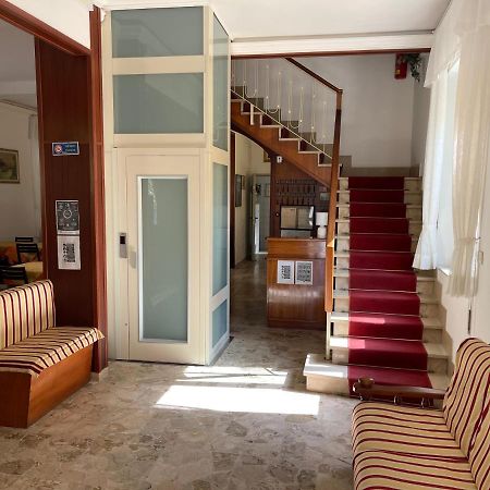 Hotel Margot 리도디캄파이오레 외부 사진